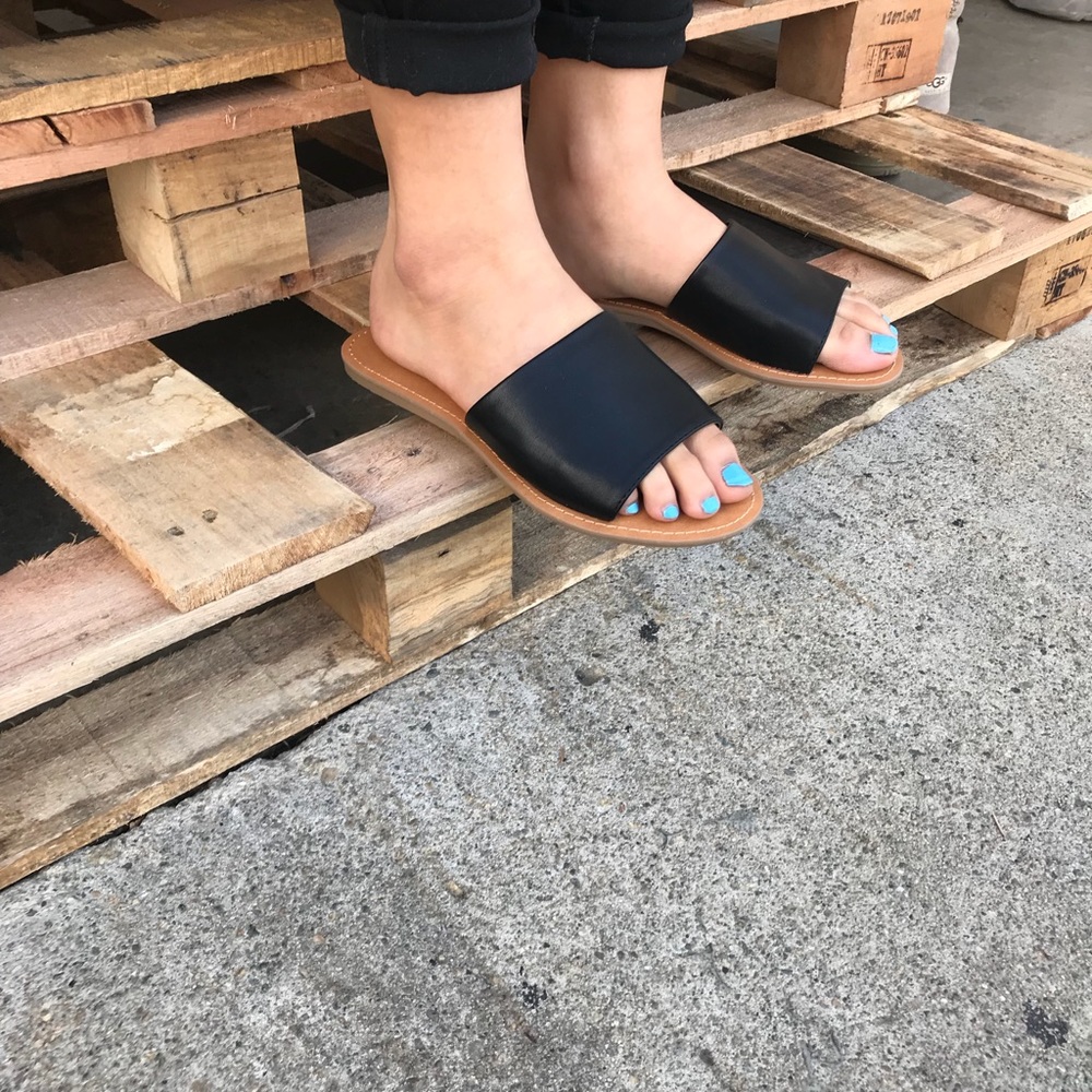 Black Slip-on Vegan Leather Wide Band Slide Sandal - Picture 6 of 6